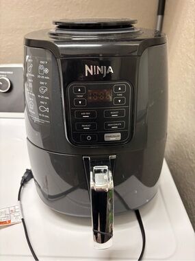 Ninja Black Digital Air Fryer with Chrome Handle
